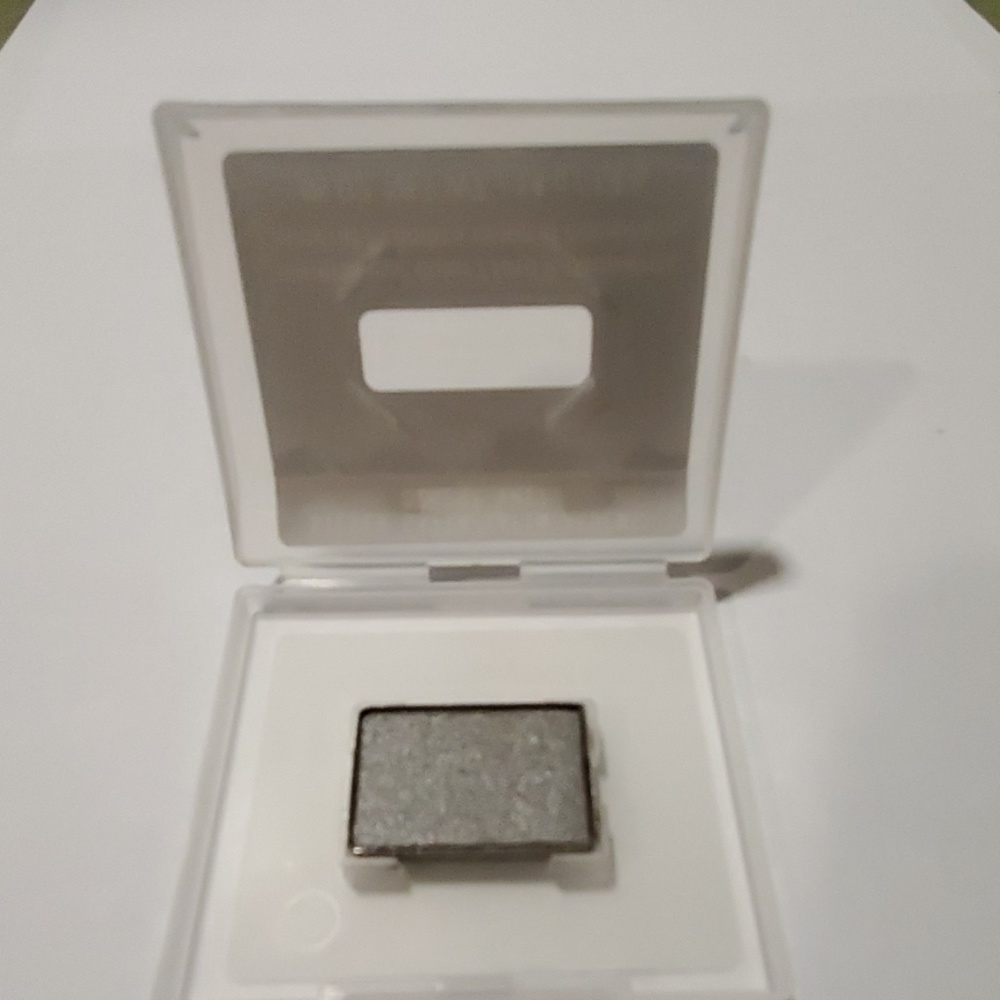 Mary kay's eyeshadow